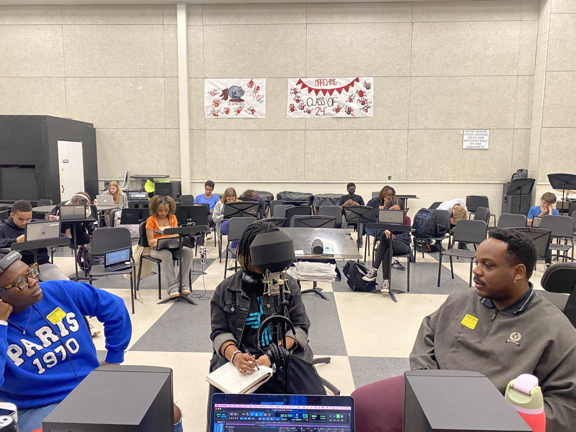 A music classroom in session